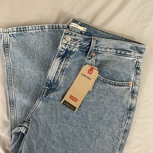 NWT LEVIS LOW PRO JEANS